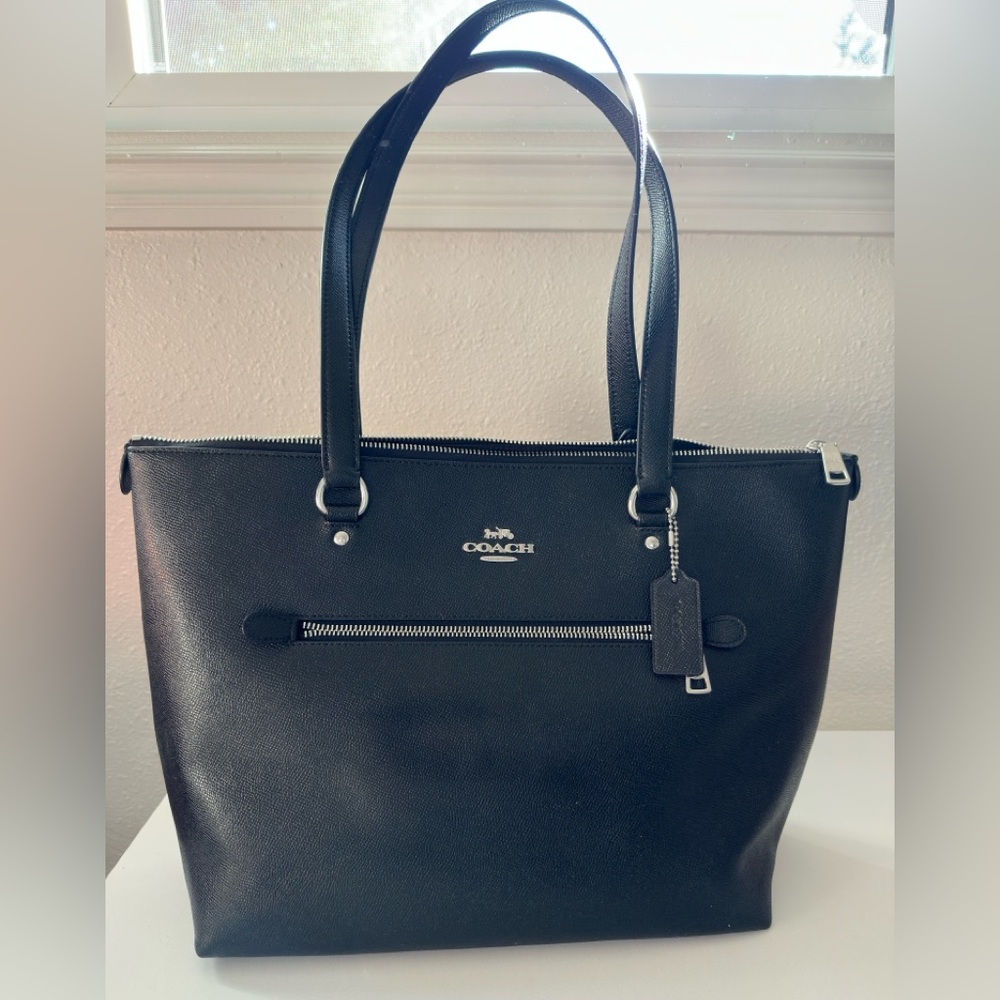 Coach Black Leather Zippered Tote
